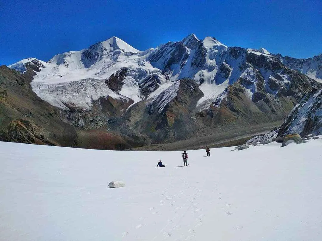 Is Mayali Pass Trek Difficult? โ Altitude & Safety