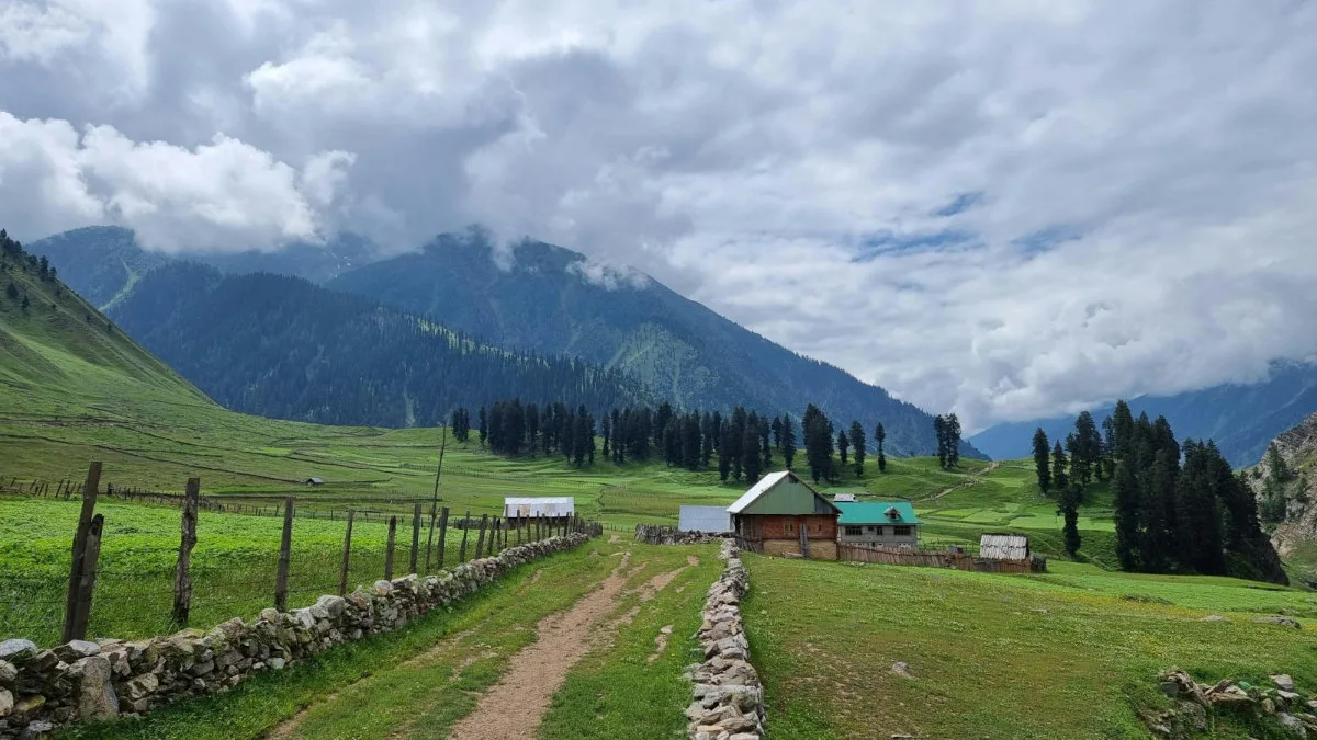 Is Warwan Valley Trek Difficult? โ Altitude & Safety